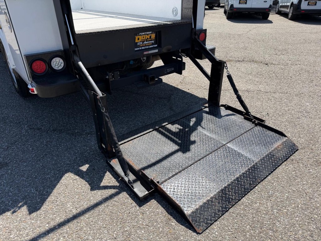 Ford F-350 Vehicle Full-screen Gallery Image 27