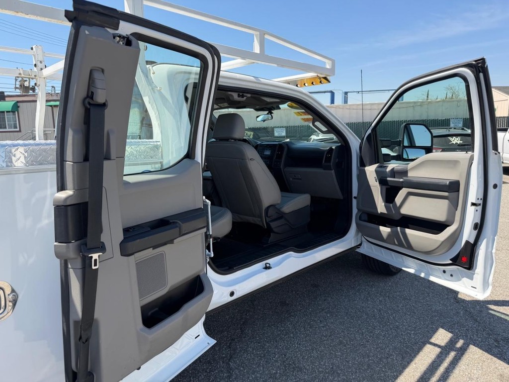 Ford F-350 Vehicle Full-screen Gallery Image 42