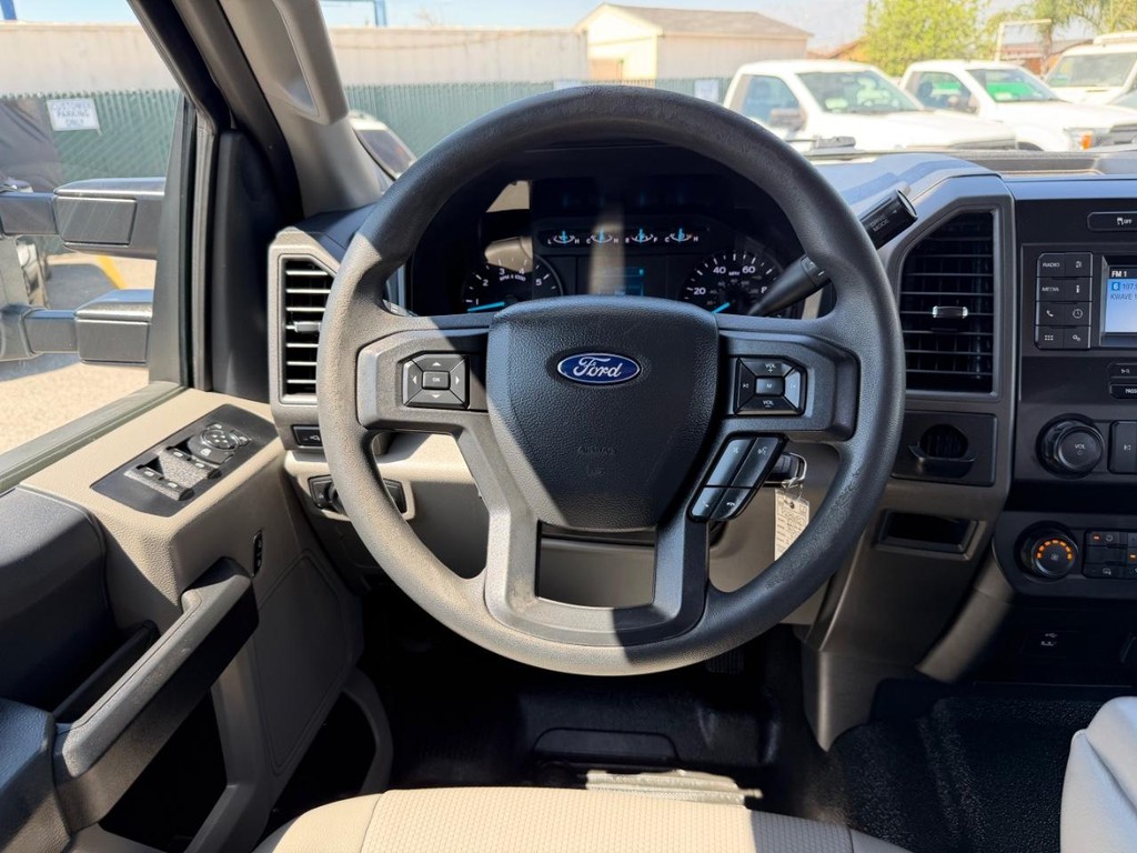 Ford F-350 Vehicle Full-screen Gallery Image 47