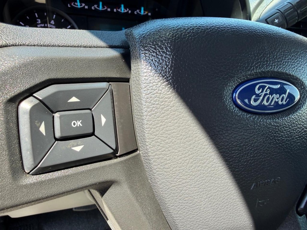 Ford F-350 Vehicle Full-screen Gallery Image 48