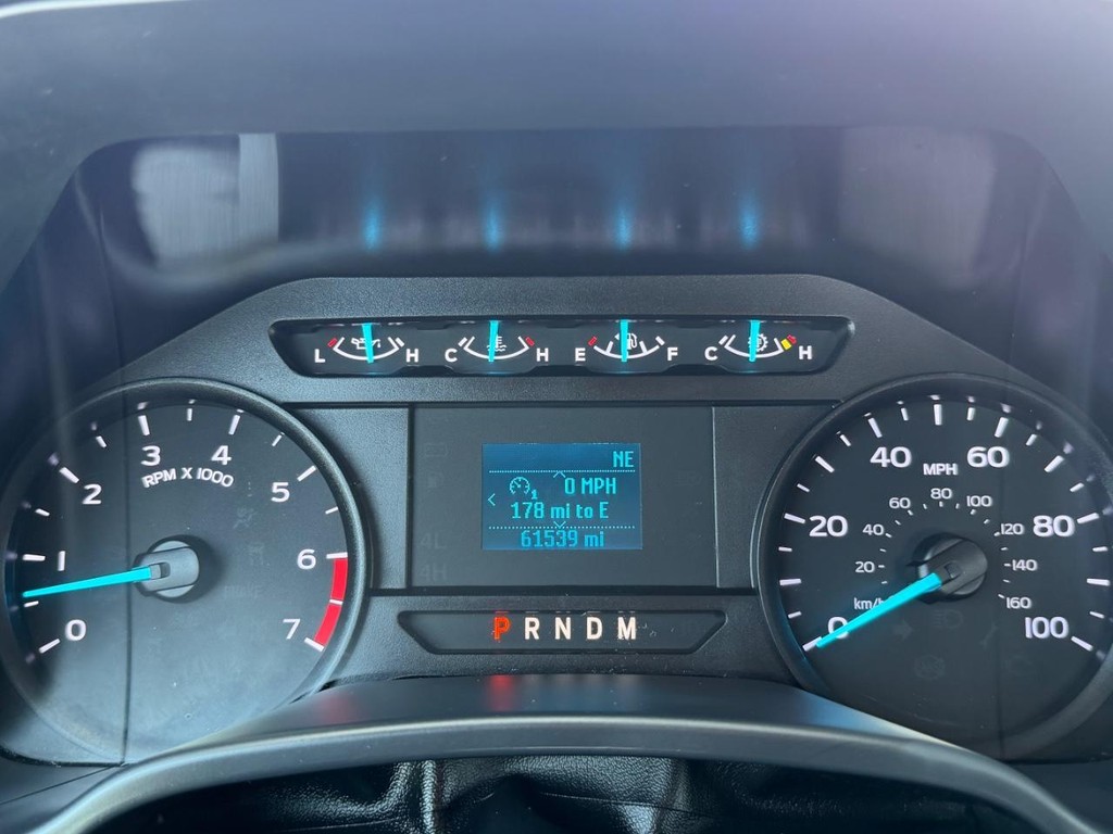 Ford F-350 Vehicle Full-screen Gallery Image 50