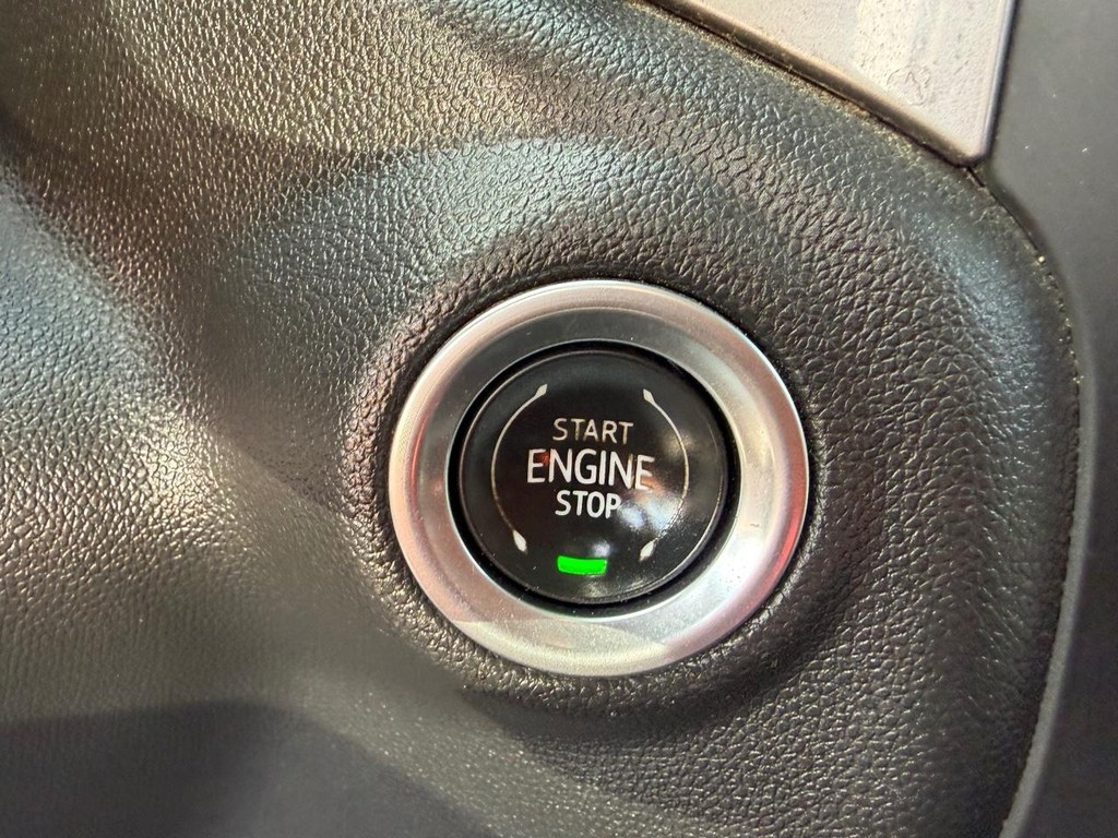 Chevrolet Silverado 1500 Vehicle Full-screen Gallery Image 32