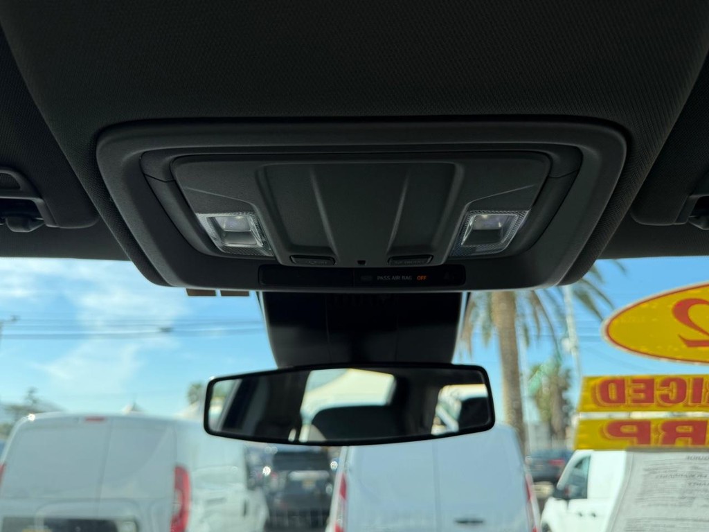 Chevrolet Silverado 1500 Vehicle Full-screen Gallery Image 35