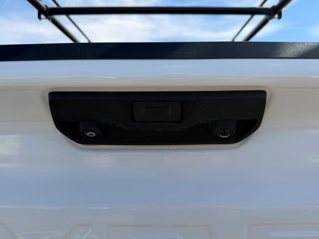 Chevrolet Silverado 1500 Vehicle Full-screen Gallery Image 42