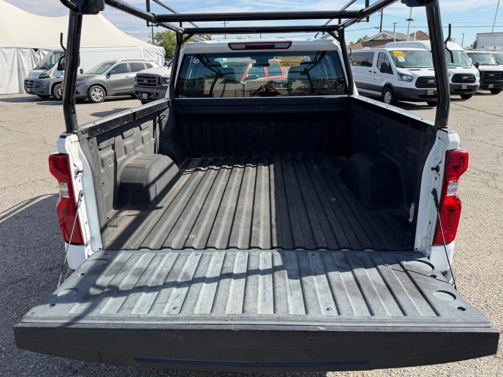 Chevrolet Silverado 1500 Vehicle Full-screen Gallery Image 43