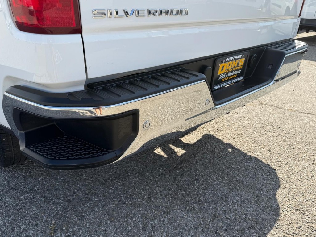 Chevrolet Silverado 1500 Vehicle Full-screen Gallery Image 44