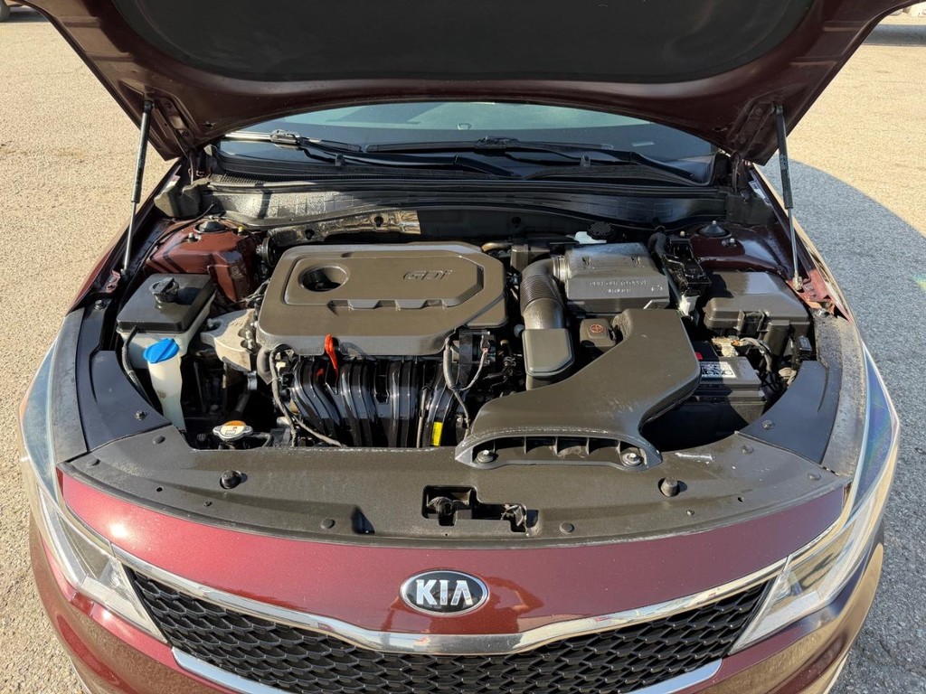 Kia Optima Vehicle Full-screen Gallery Image 40