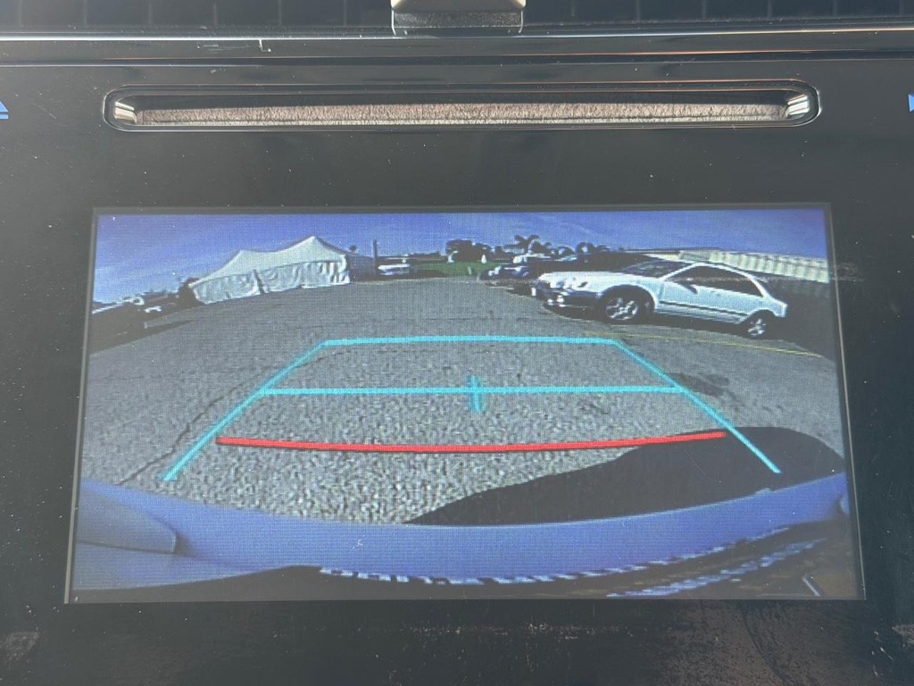 Toyota Prius Vehicle Full-screen Gallery Image 39