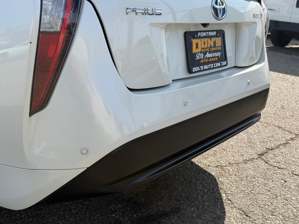 Toyota Prius Vehicle Full-screen Gallery Image 42