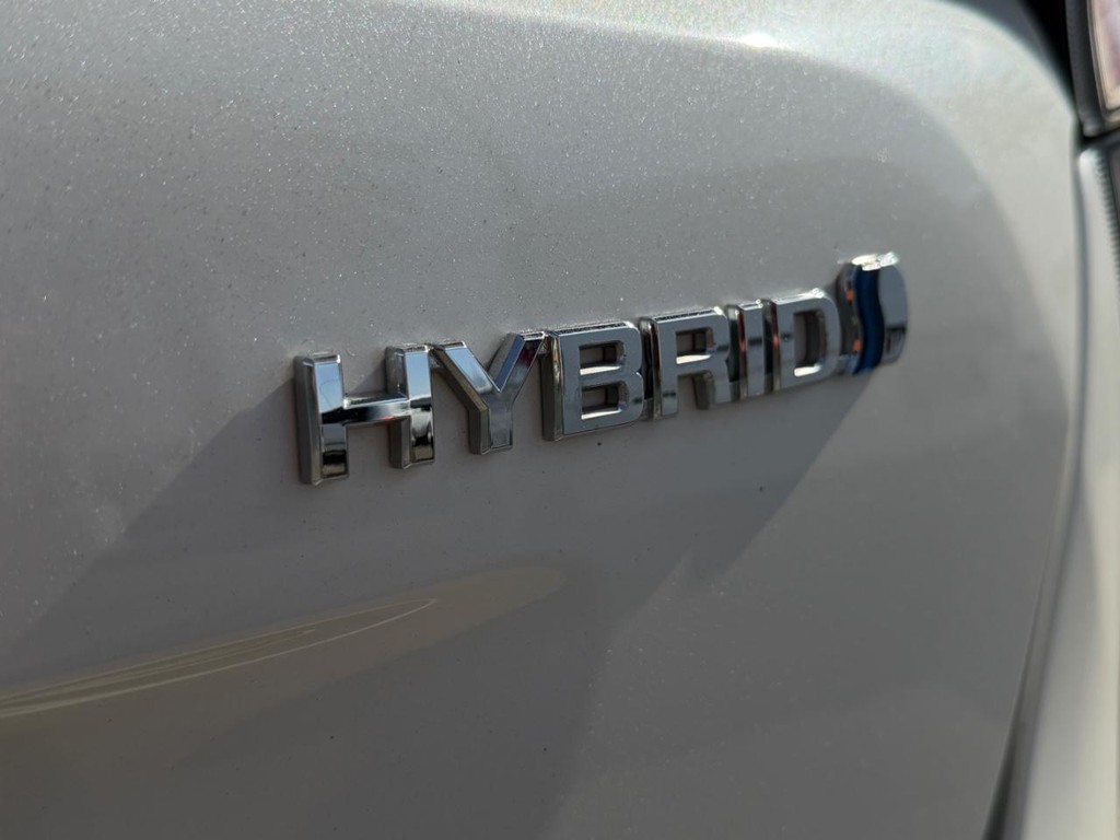 Toyota Prius Vehicle Full-screen Gallery Image 44