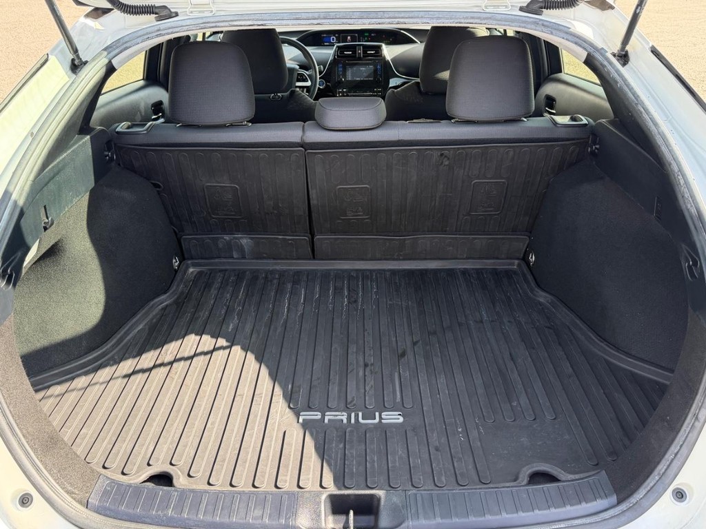 Toyota Prius Vehicle Full-screen Gallery Image 46