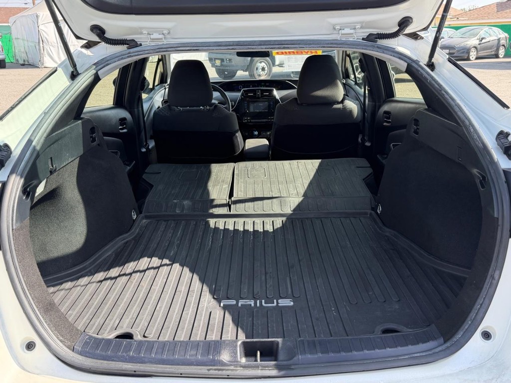 Toyota Prius Vehicle Full-screen Gallery Image 47