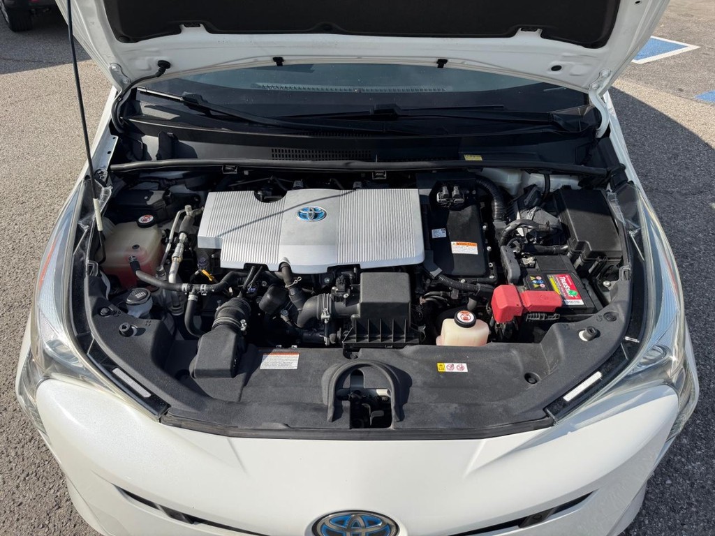 Toyota Prius Vehicle Full-screen Gallery Image 48