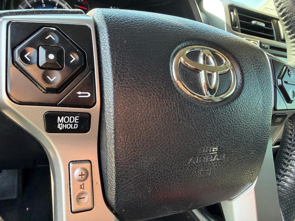 Toyota 4Runner Vehicle Full-screen Gallery Image 25
