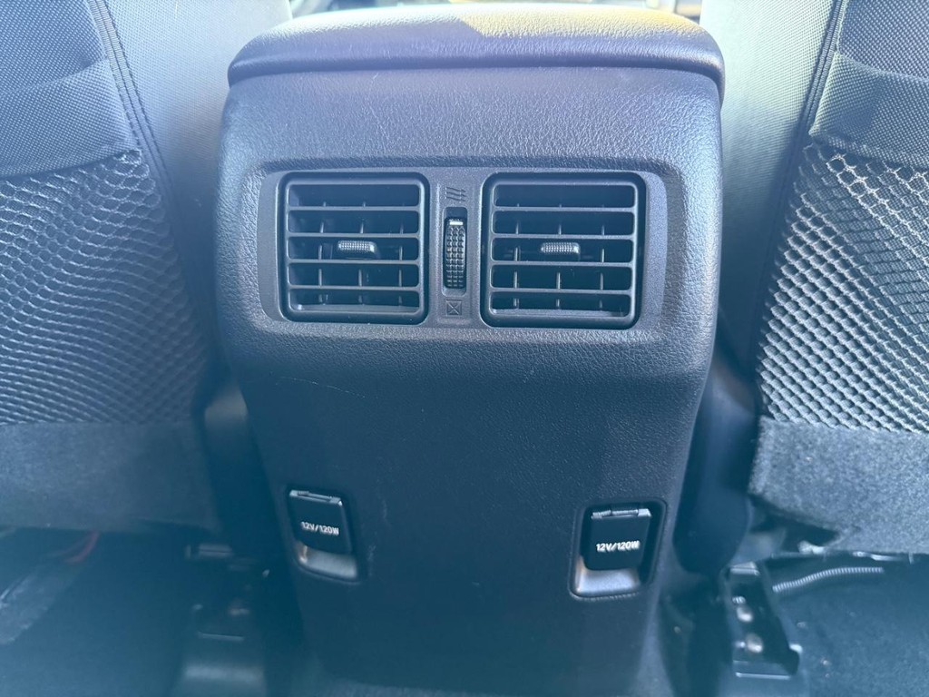 Toyota 4Runner Vehicle Full-screen Gallery Image 33