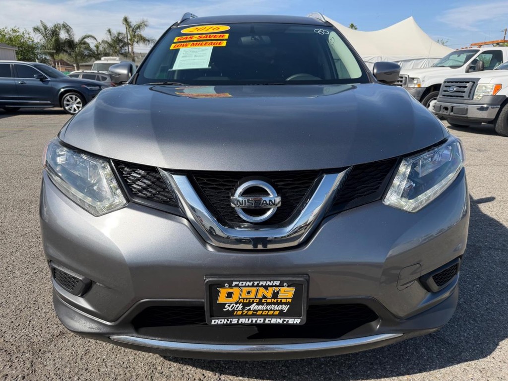 Nissan Rogue Vehicle Full-screen Gallery Image 14