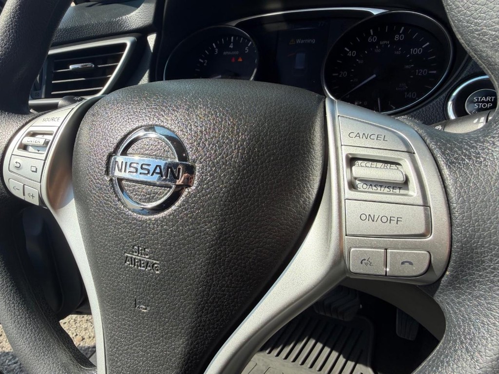 Nissan Rogue Vehicle Full-screen Gallery Image 29