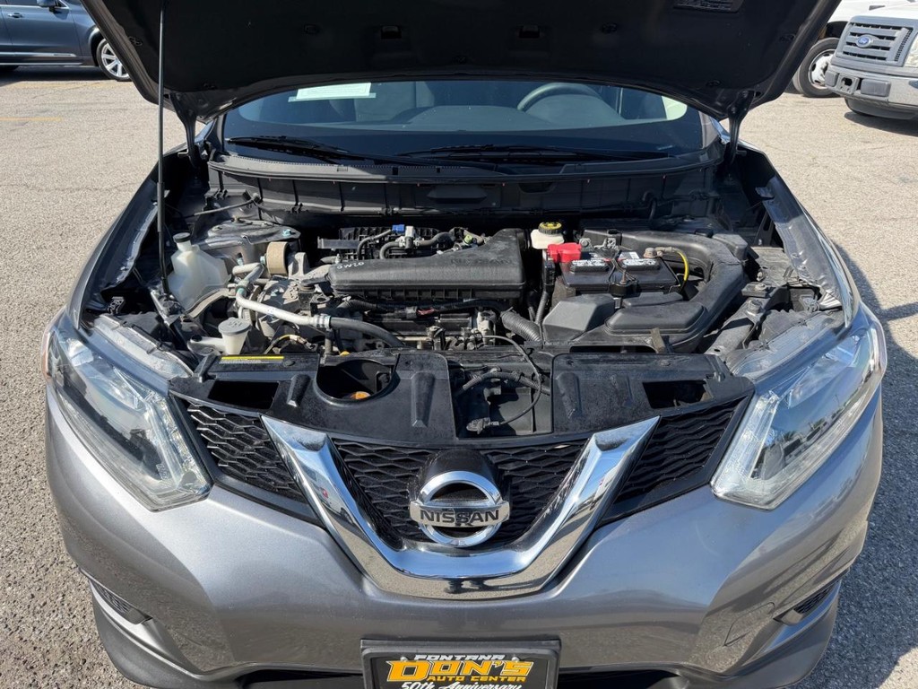 Nissan Rogue Vehicle Full-screen Gallery Image 40