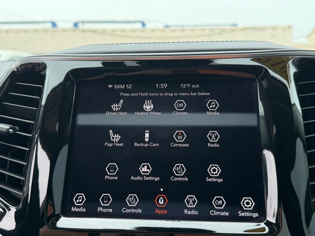 Jeep Cherokee Vehicle Full-screen Gallery Image 36