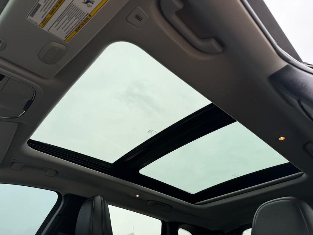 Jeep Cherokee Vehicle Full-screen Gallery Image 43