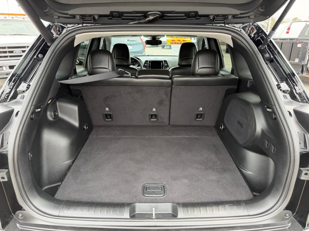 Jeep Cherokee Vehicle Full-screen Gallery Image 46