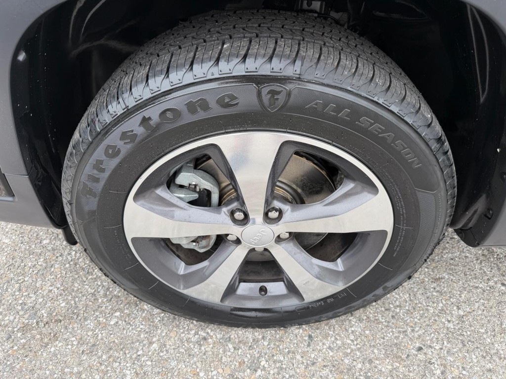 Jeep Cherokee Vehicle Full-screen Gallery Image 48