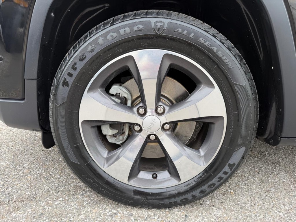 Jeep Cherokee Vehicle Full-screen Gallery Image 49