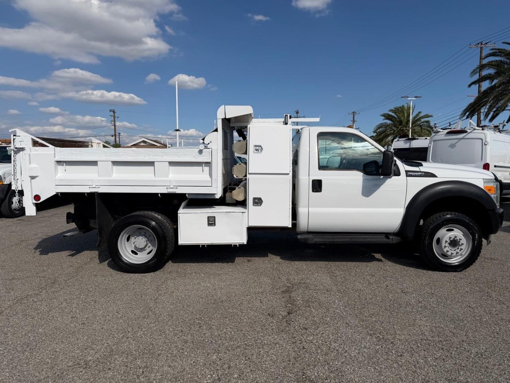 Ford F-550 Vehicle Full-screen Gallery Image 05