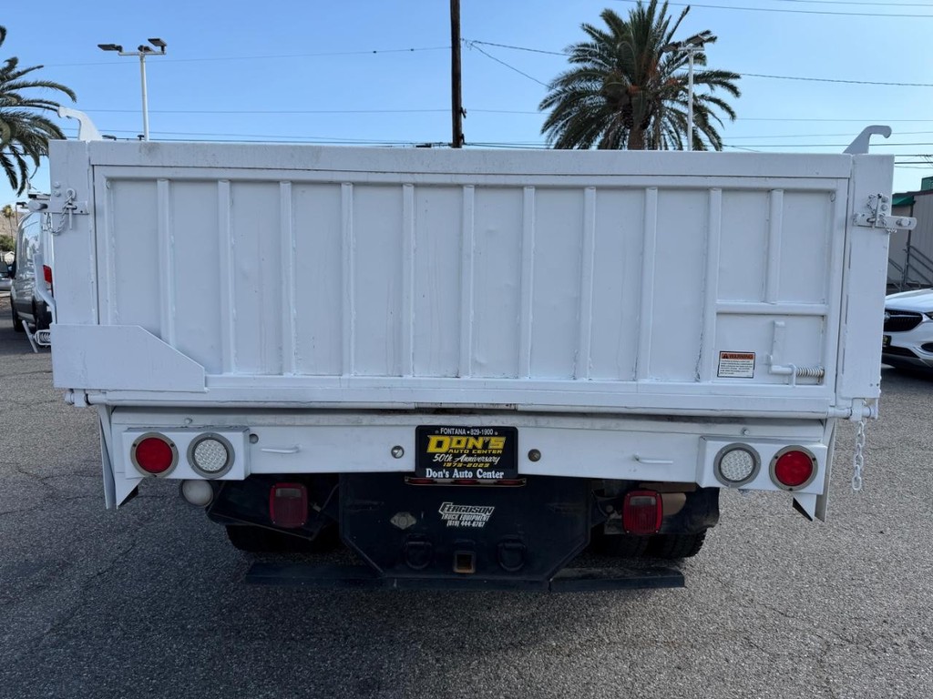 Ford F-550 Vehicle Full-screen Gallery Image 08