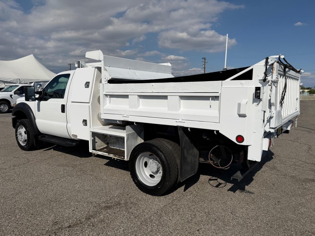 Ford F-550 Vehicle Full-screen Gallery Image 09