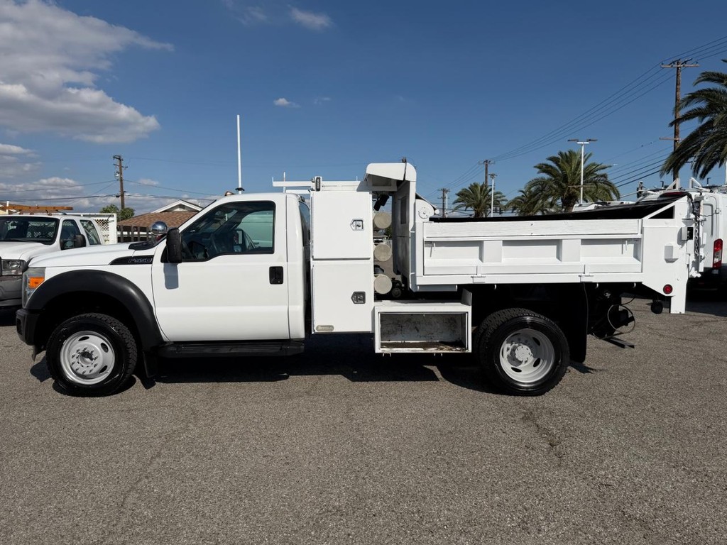 Ford F-550 Vehicle Full-screen Gallery Image 11