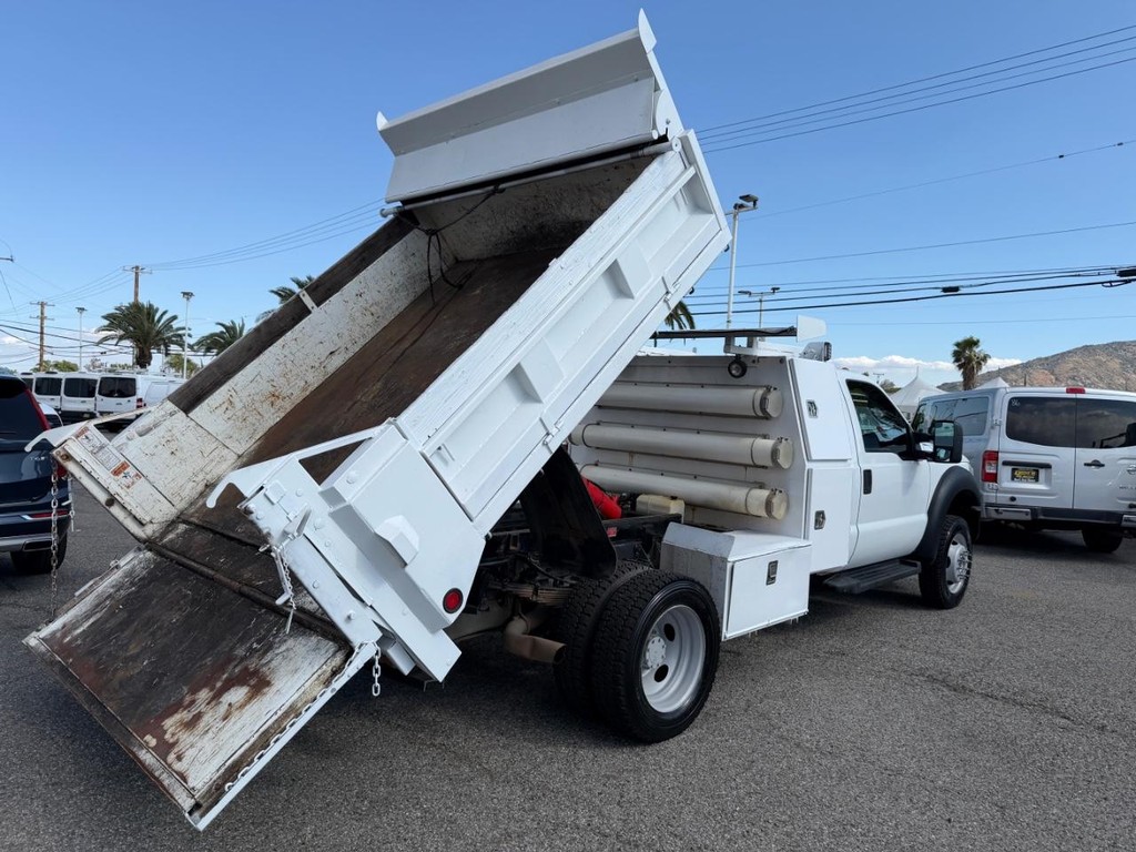 Ford F-550 Vehicle Full-screen Gallery Image 17