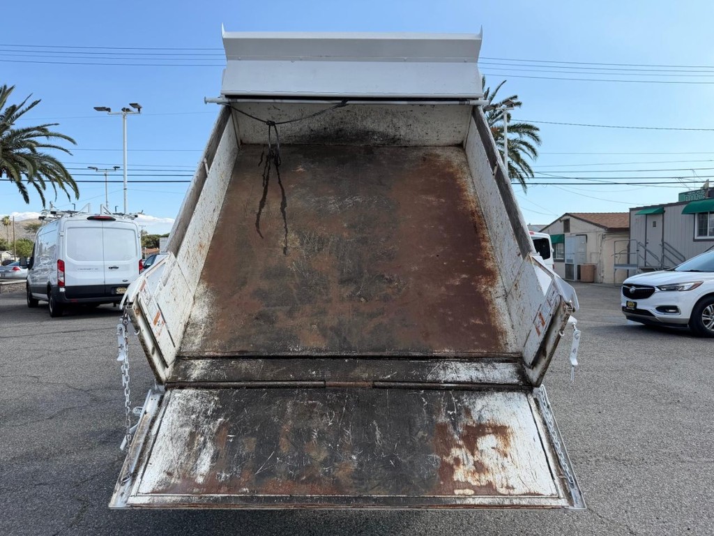 Ford F-550 Vehicle Full-screen Gallery Image 19