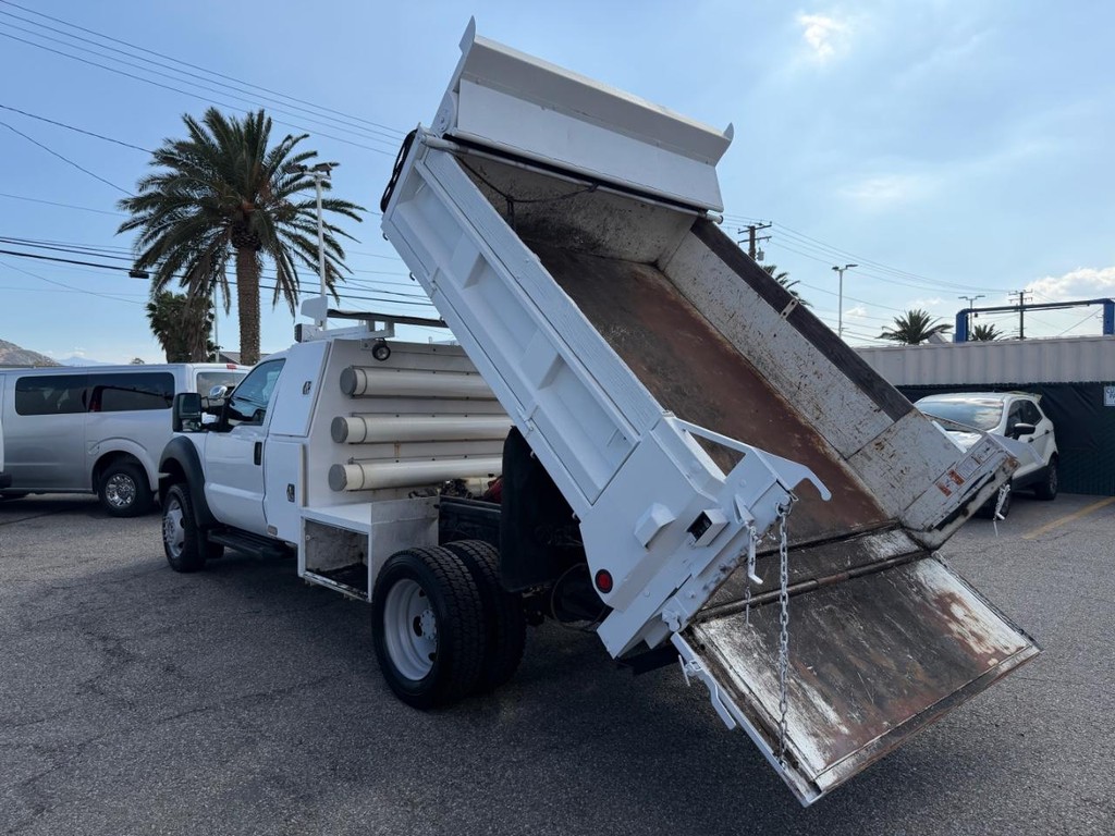 Ford F-550 Vehicle Full-screen Gallery Image 20