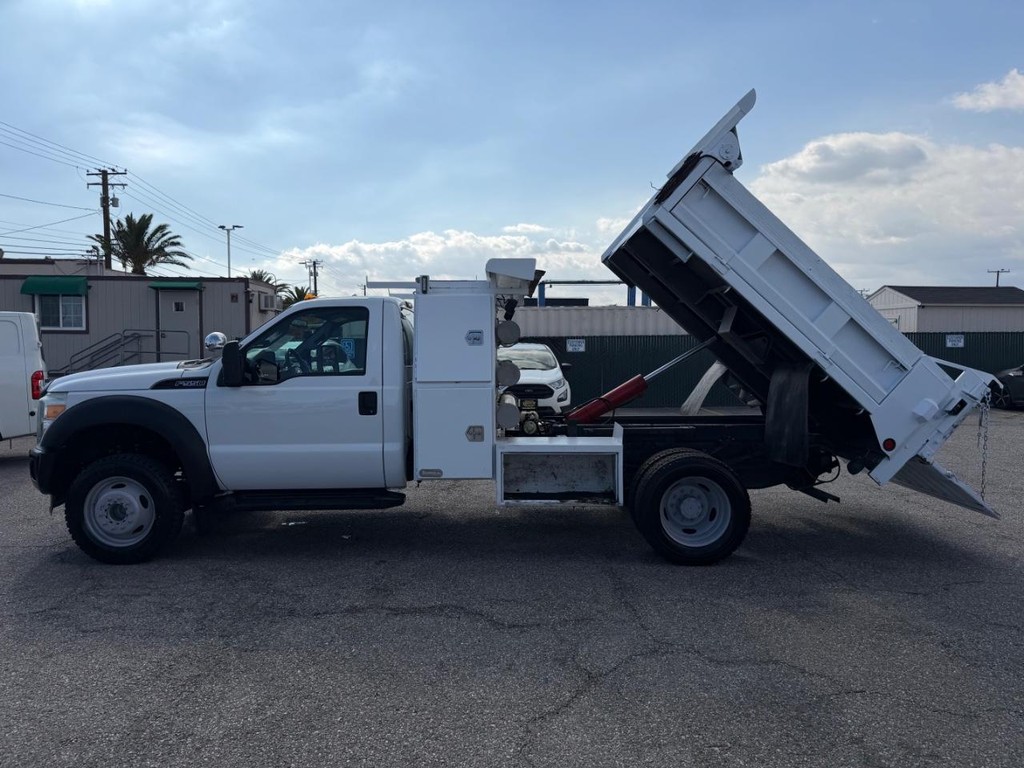 Ford F-550 Vehicle Full-screen Gallery Image 21