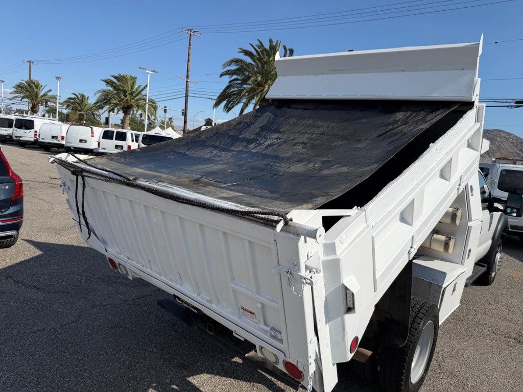 Ford F-550 Vehicle Full-screen Gallery Image 22