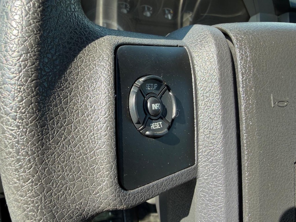 Ford F-550 Vehicle Full-screen Gallery Image 49