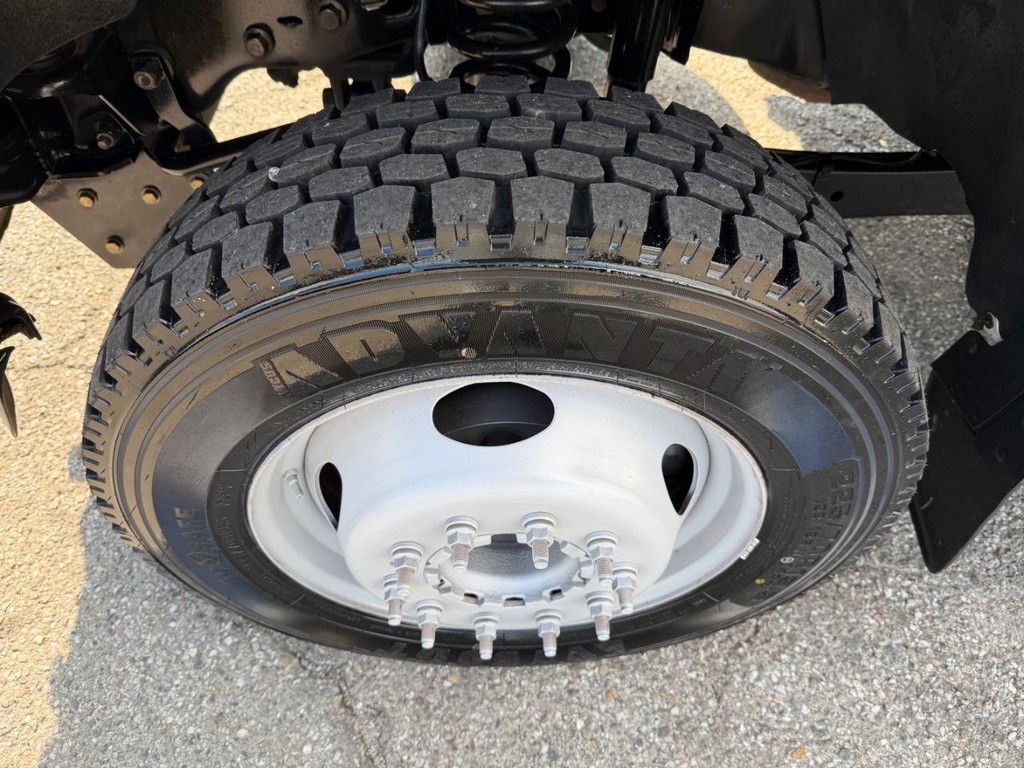 Ford F-550 Vehicle Full-screen Gallery Image 51