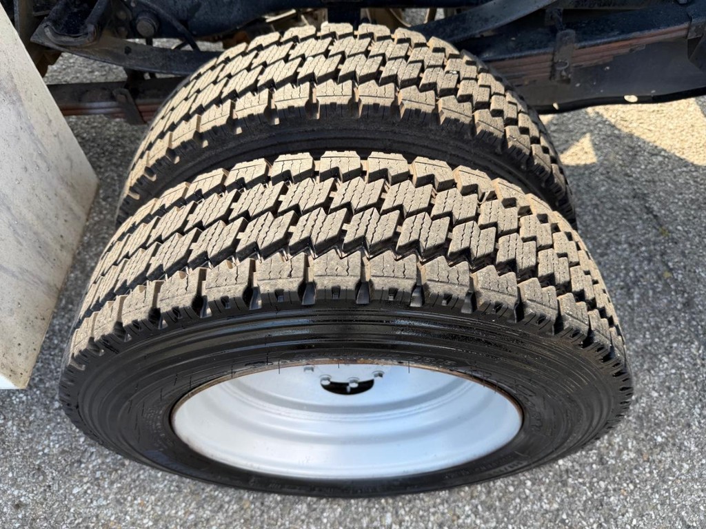 Ford F-550 Vehicle Full-screen Gallery Image 52