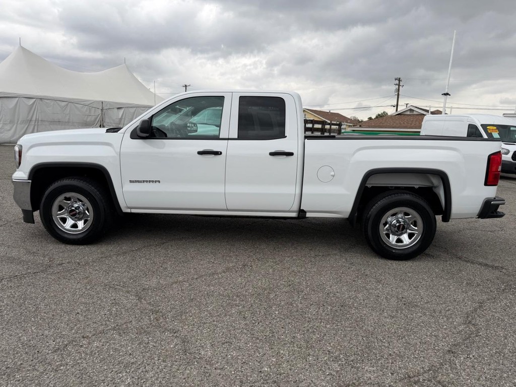 GMC Sierra 1500 Vehicle Full-screen Gallery Image 11