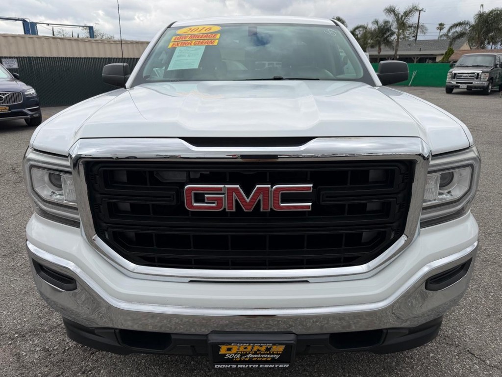 GMC Sierra 1500 Vehicle Full-screen Gallery Image 14