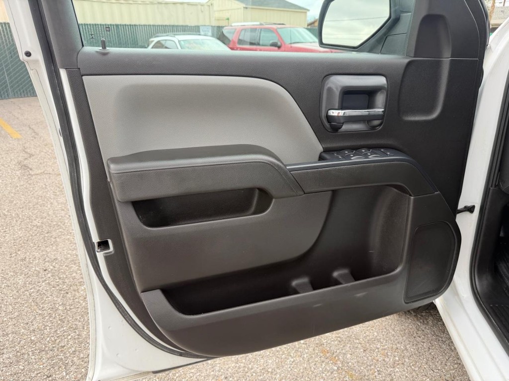 GMC Sierra 1500 Vehicle Full-screen Gallery Image 15