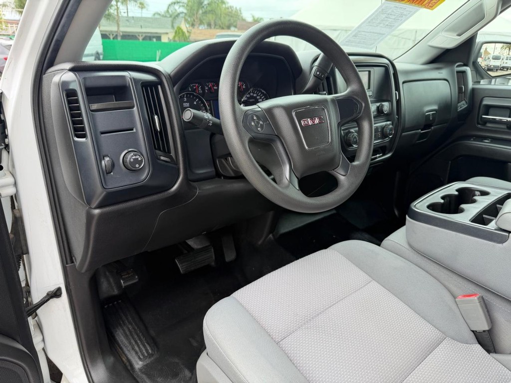 GMC Sierra 1500 Vehicle Full-screen Gallery Image 16