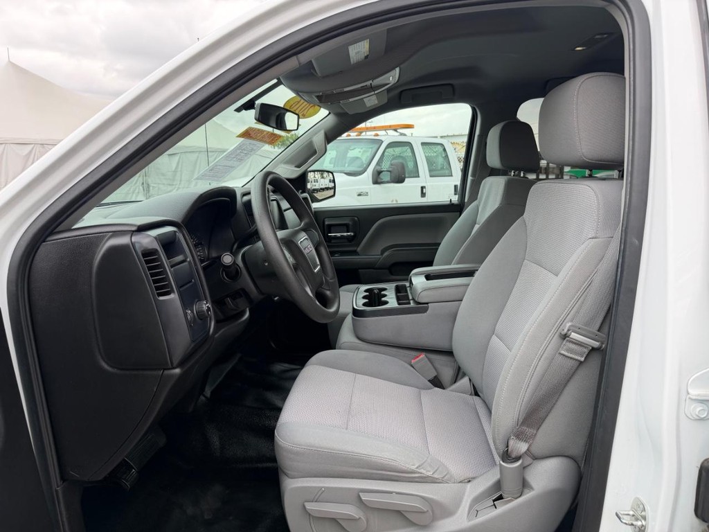 GMC Sierra 1500 Vehicle Full-screen Gallery Image 17