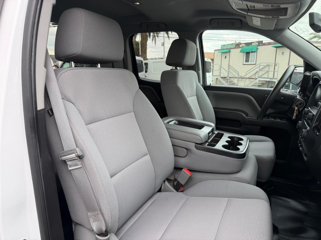 GMC Sierra 1500 Vehicle Full-screen Gallery Image 22