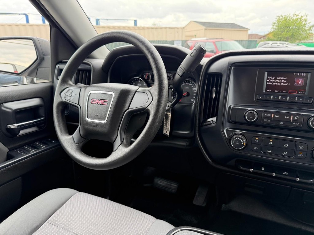 GMC Sierra 1500 Vehicle Full-screen Gallery Image 24