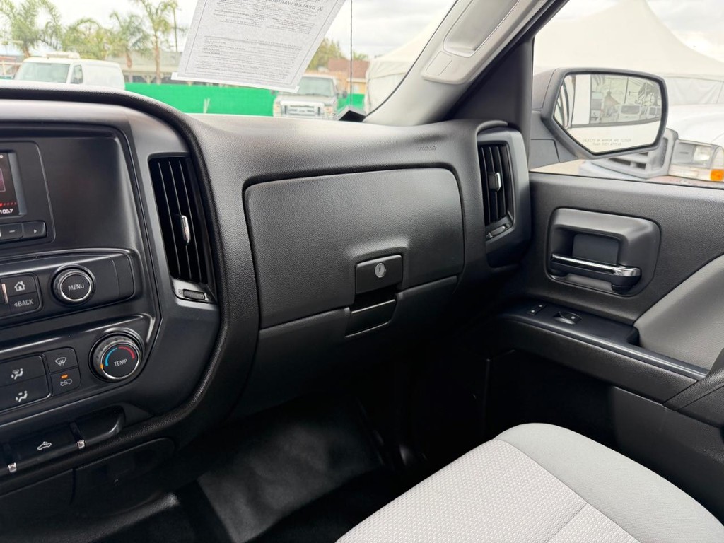 GMC Sierra 1500 Vehicle Full-screen Gallery Image 26