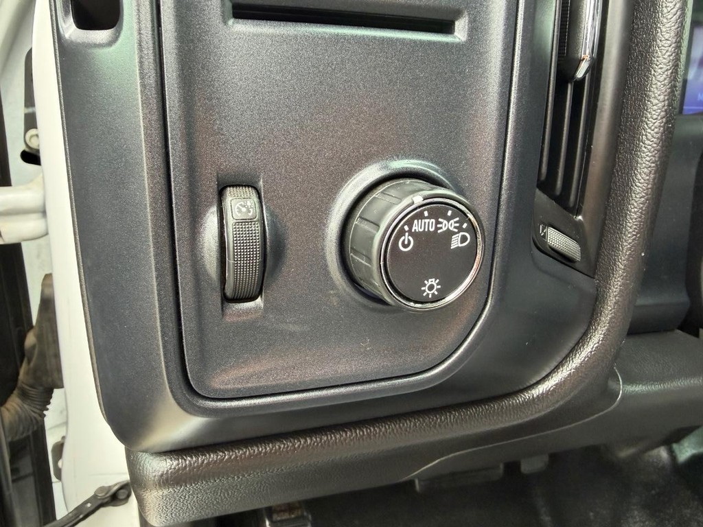 GMC Sierra 1500 Vehicle Full-screen Gallery Image 31