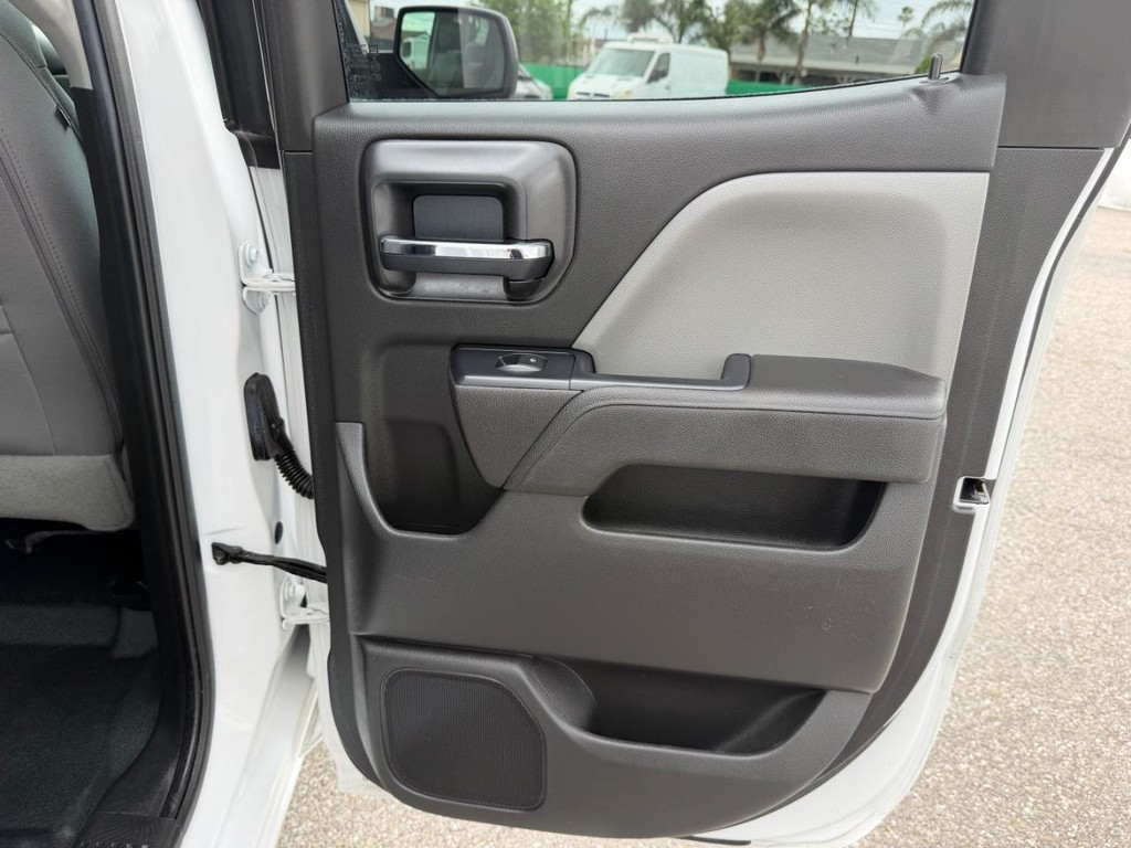 GMC Sierra 1500 Vehicle Full-screen Gallery Image 33