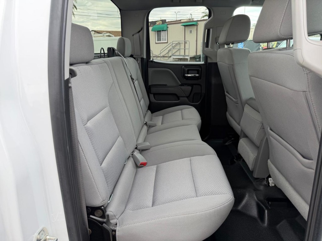 GMC Sierra 1500 Vehicle Full-screen Gallery Image 34